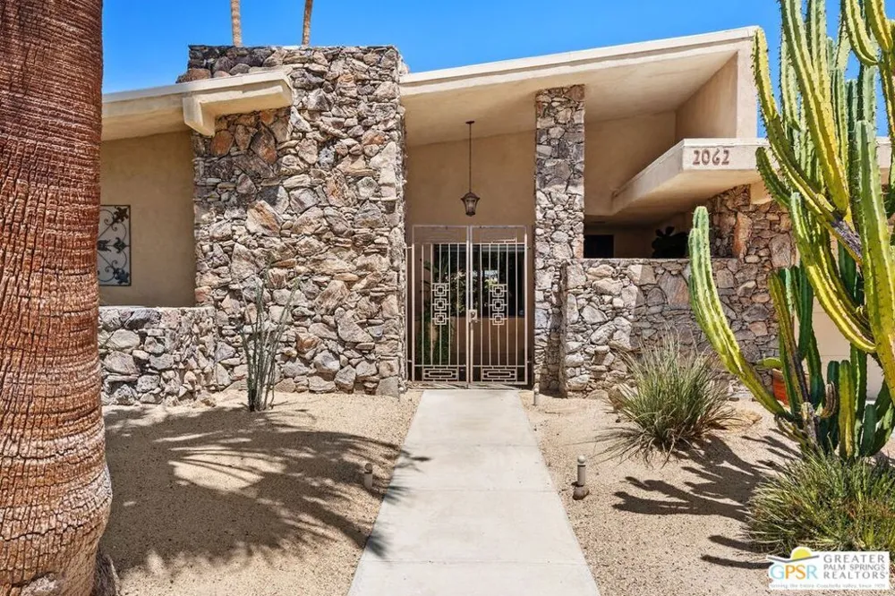 2062 S Chico Drive Palm Springs, CA 92264
