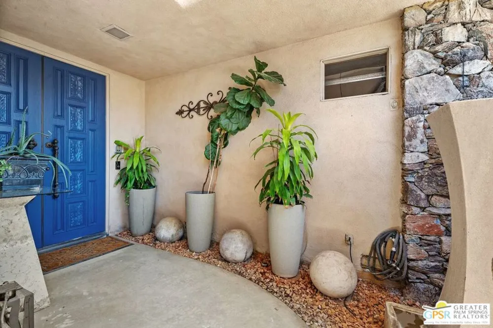 2062 S Chico Drive Palm Springs, CA 92264