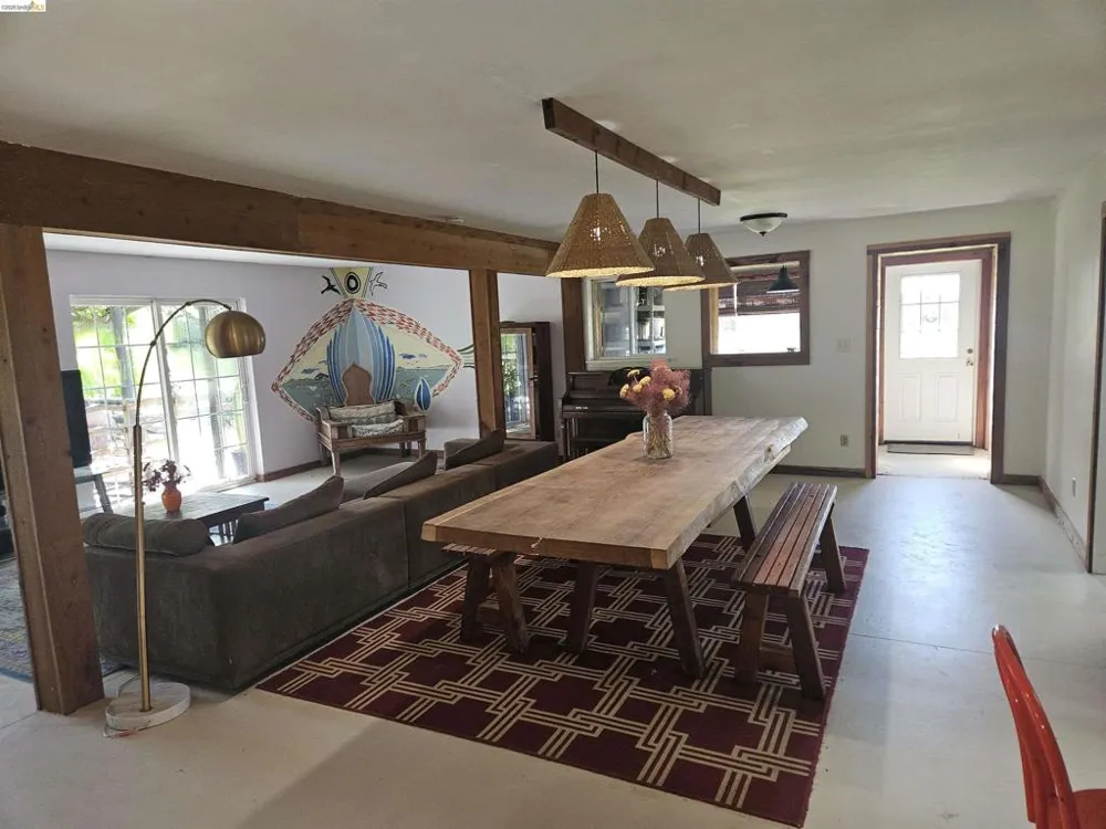49100 WICKERSHAM ROAD Geyserville, CA 95441