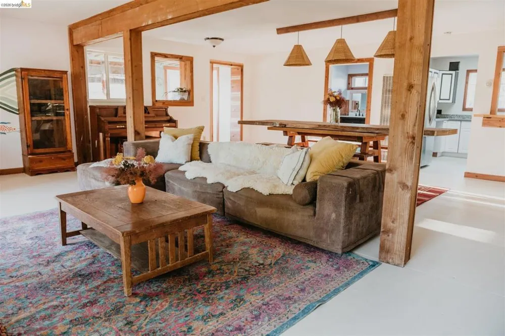 49100 WICKERSHAM ROAD Geyserville, CA 95441