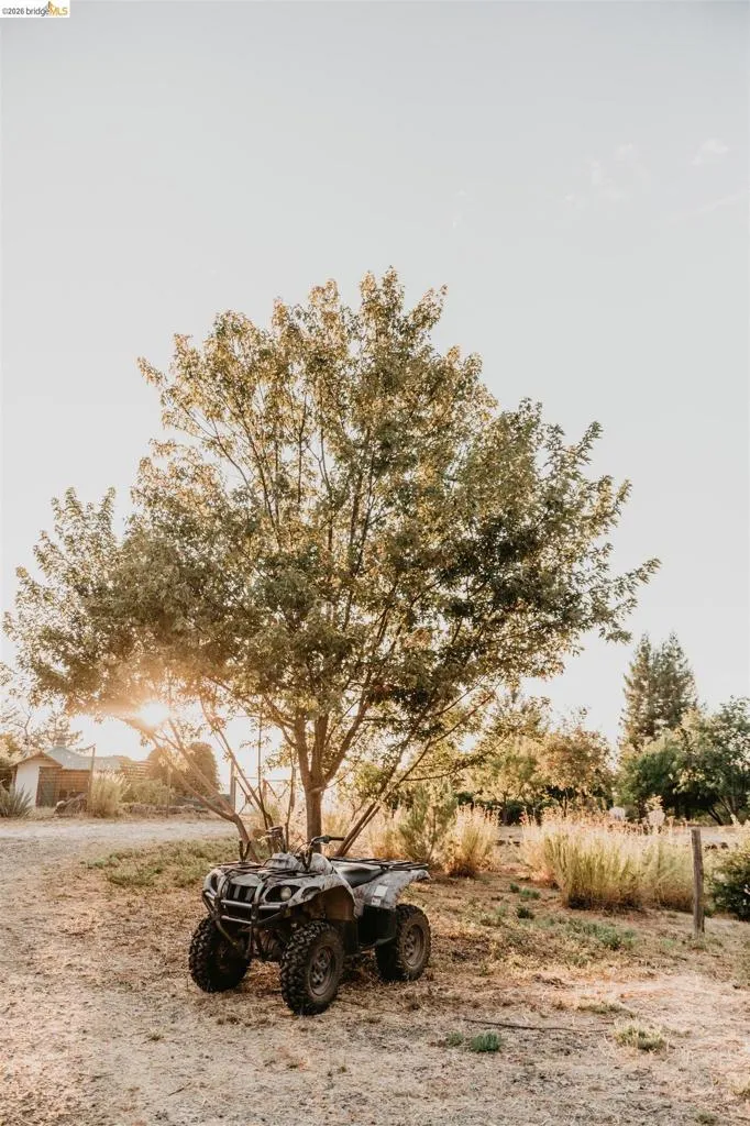 49100 WICKERSHAM ROAD Geyserville, CA 95441