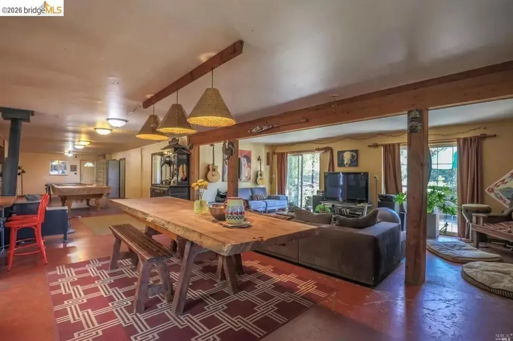 49100 WICKERSHAM ROAD Geyserville, CA 95441