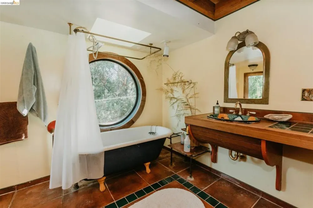 49100 WICKERSHAM ROAD Geyserville, CA 95441