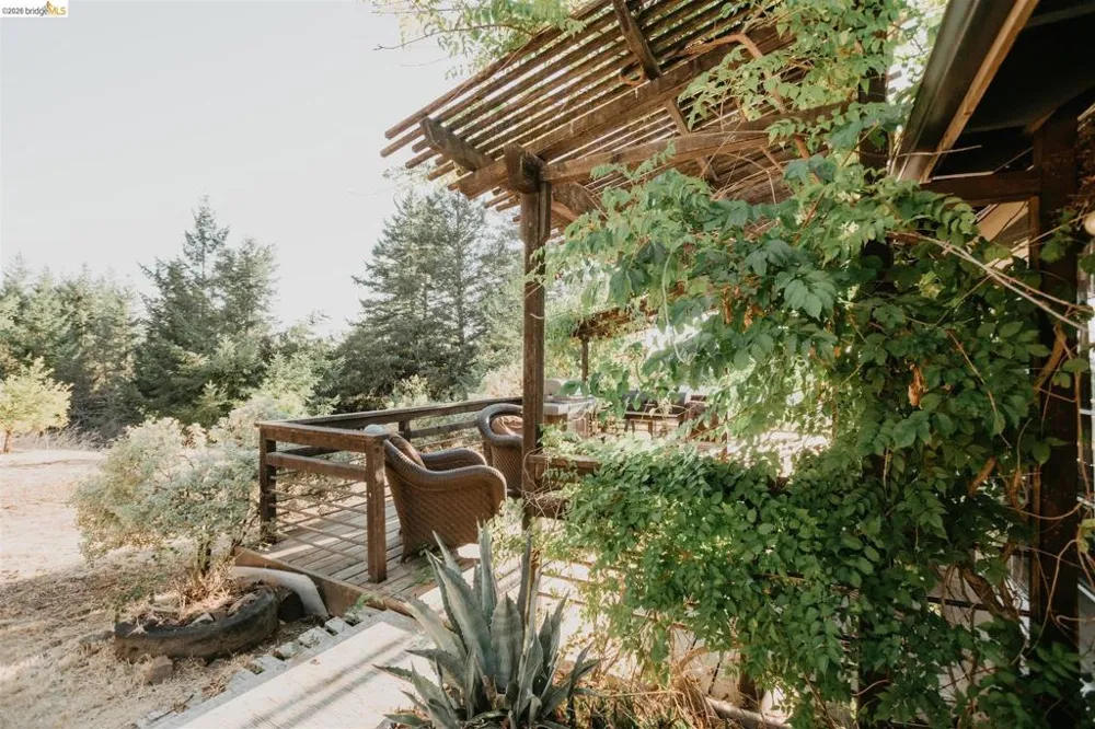 49100 WICKERSHAM ROAD Geyserville, CA 95441