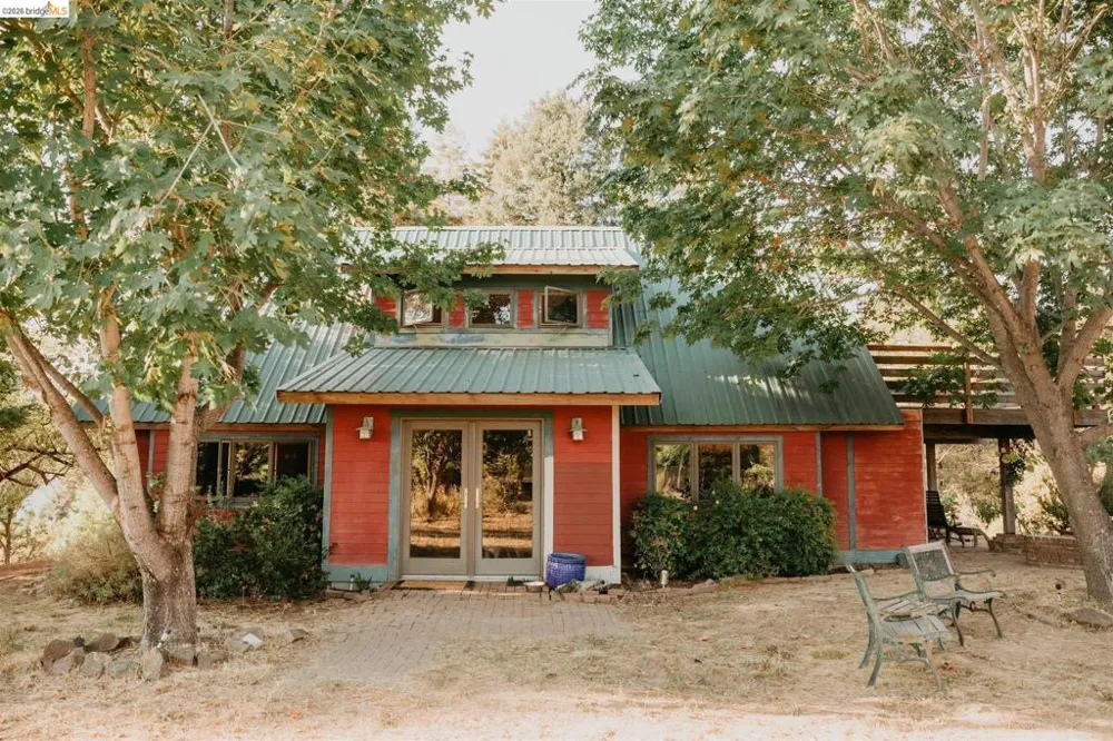 49100 WICKERSHAM ROAD Geyserville, CA 95441