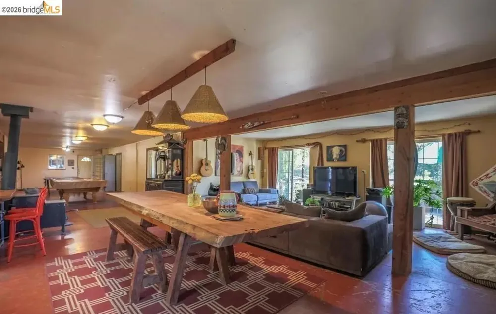 49100 WICKERSHAM ROAD Geyserville, CA 95441