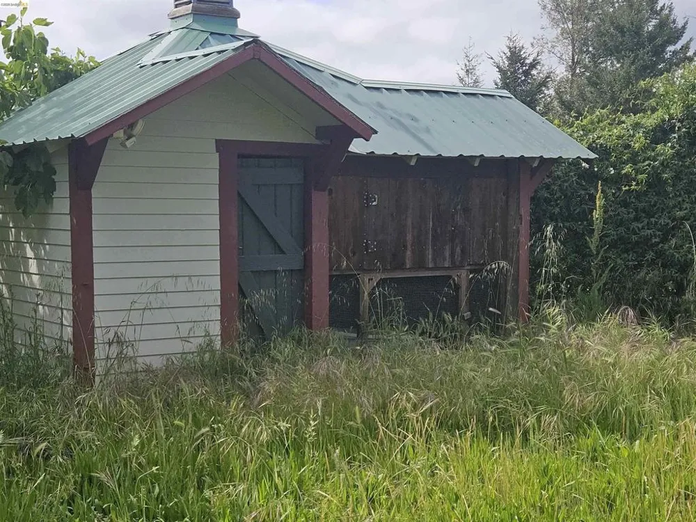 49100 WICKERSHAM ROAD Geyserville, CA 95441