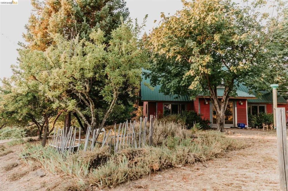 49100 WICKERSHAM ROAD Geyserville, CA 95441