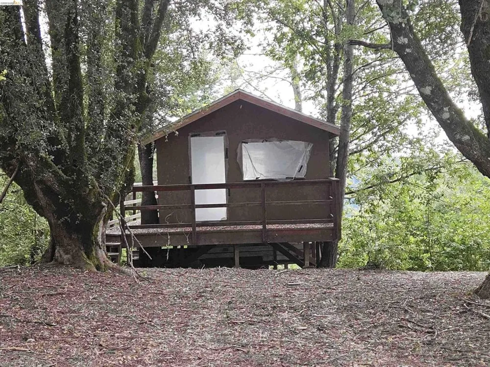 49100 WICKERSHAM ROAD Geyserville, CA 95441