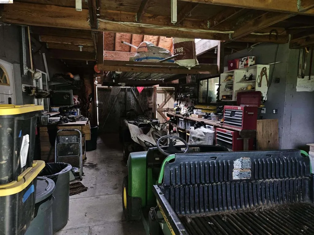 49100 WICKERSHAM ROAD Geyserville, CA 95441