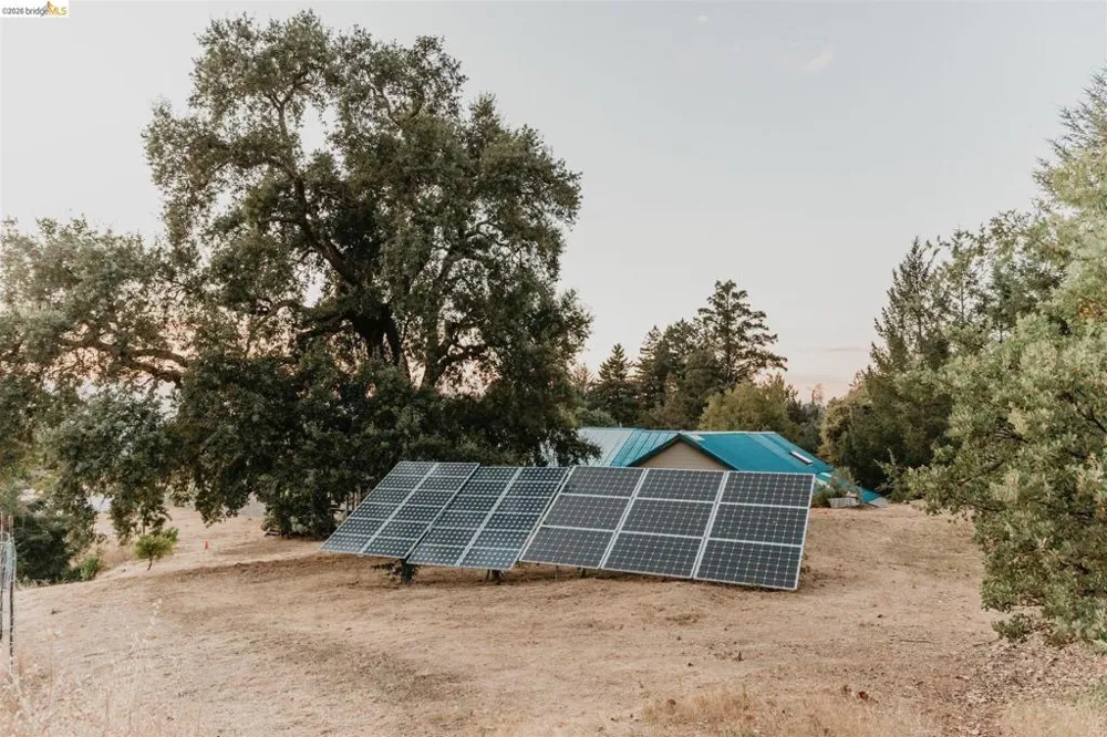 49100 WICKERSHAM ROAD Geyserville, CA 95441