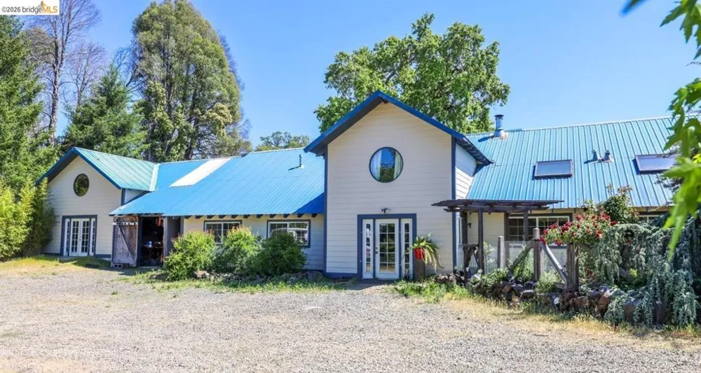 49100 WICKERSHAM ROAD Geyserville, CA 95441