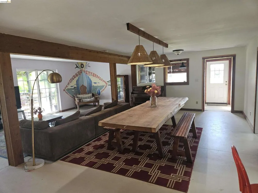 49100 WICKERSHAM ROAD Geyserville, CA 95441