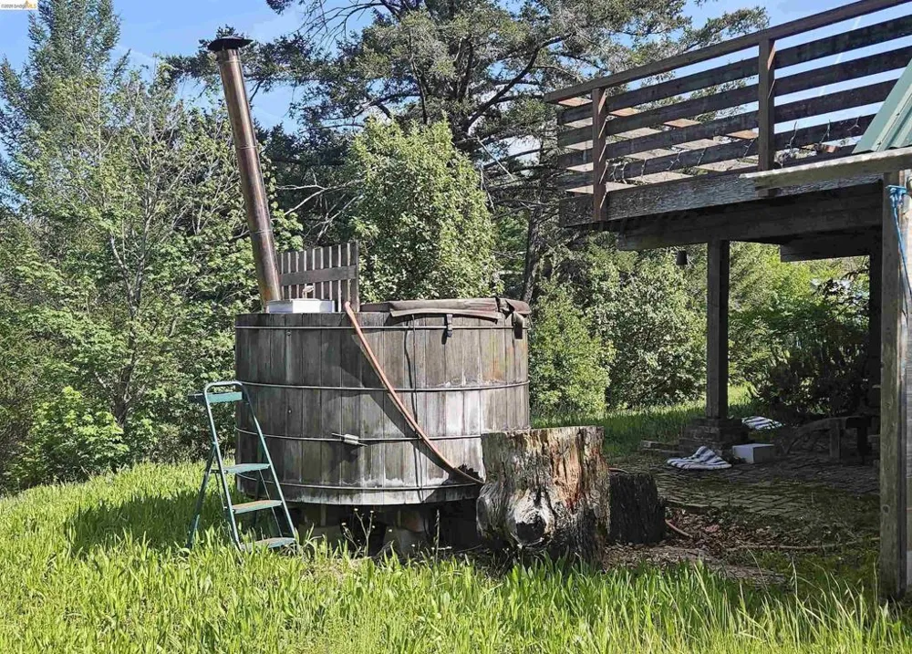 49100 WICKERSHAM ROAD Geyserville, CA 95441