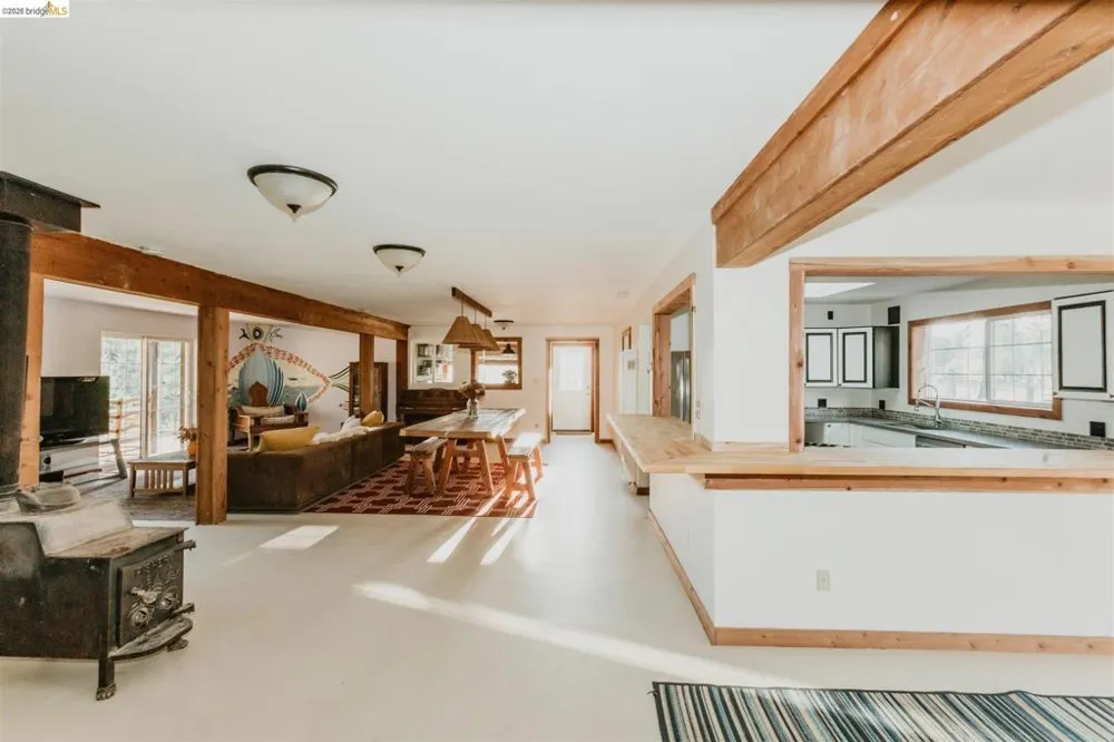 49100 WICKERSHAM ROAD Geyserville, CA 95441