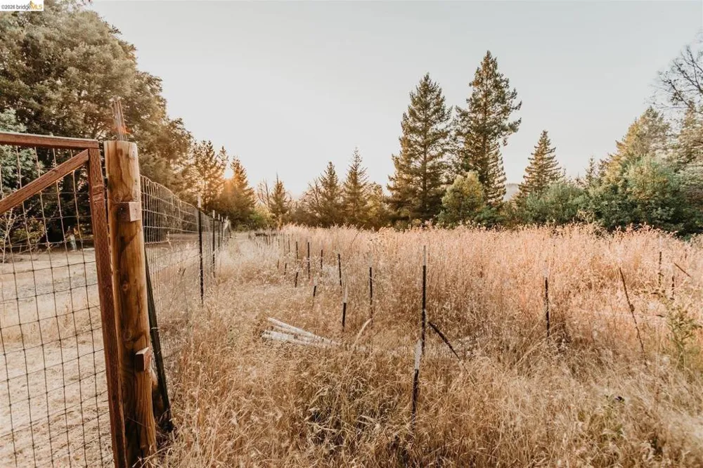 49100 WICKERSHAM ROAD Geyserville, CA 95441