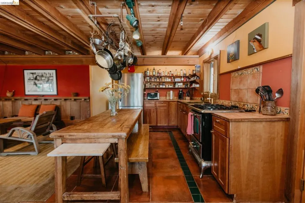 49100 WICKERSHAM ROAD Geyserville, CA 95441