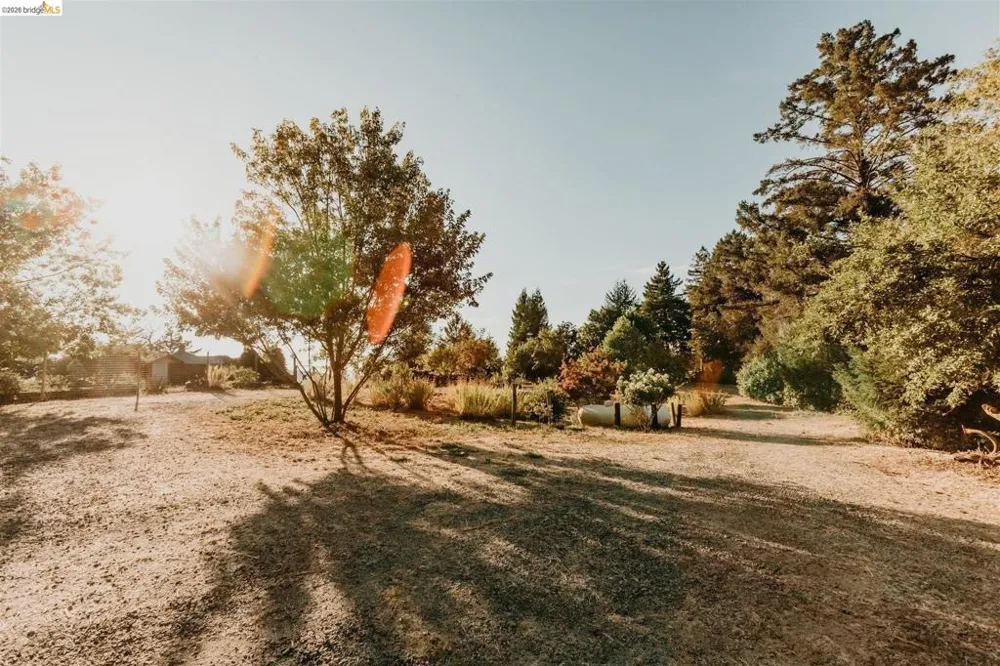 49100 WICKERSHAM ROAD Geyserville, CA 95441