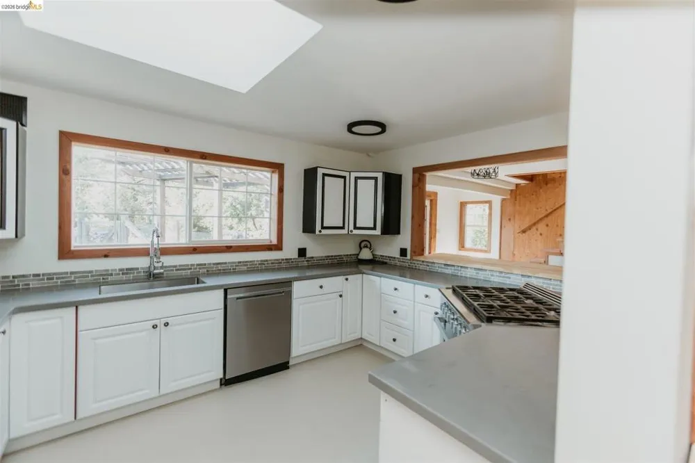 49100 WICKERSHAM ROAD Geyserville, CA 95441