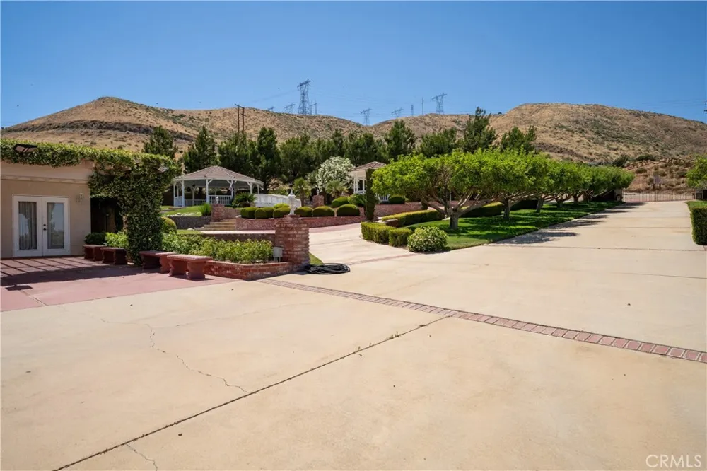 5801 Hacienda Ranch Palmdale, CA 93551