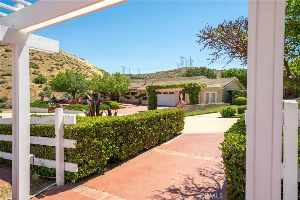 5801 Hacienda Ranch Palmdale, CA 93551
