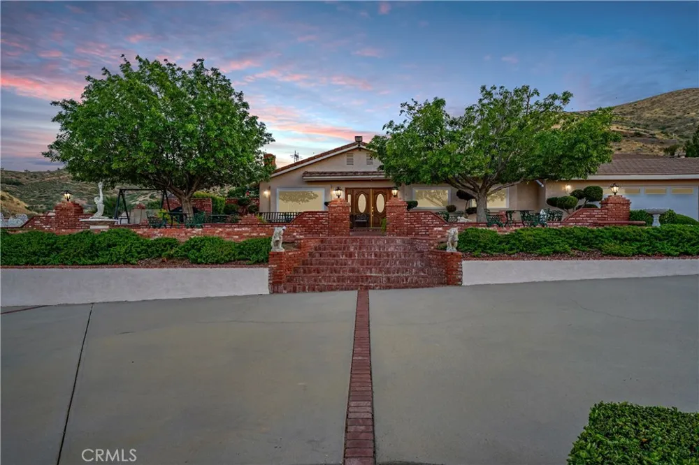 5801 Hacienda Ranch Palmdale, CA 93551