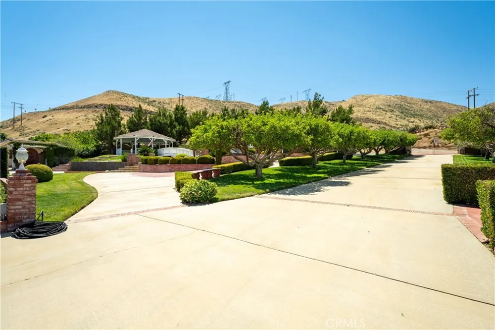 5801 Hacienda Ranch Palmdale, CA 93551