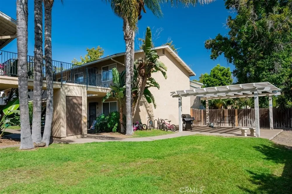 12805 Mapleview Lakeside, CA 92040