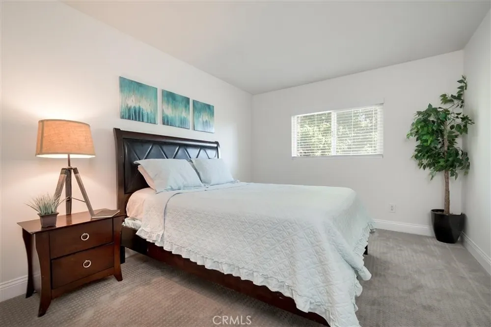 12805 Mapleview Lakeside, CA 92040