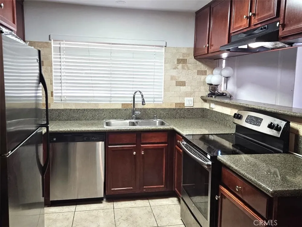 12805 Mapleview Lakeside, CA 92040