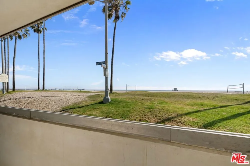 2419 Ocean Front Walk Venice, CA 90291