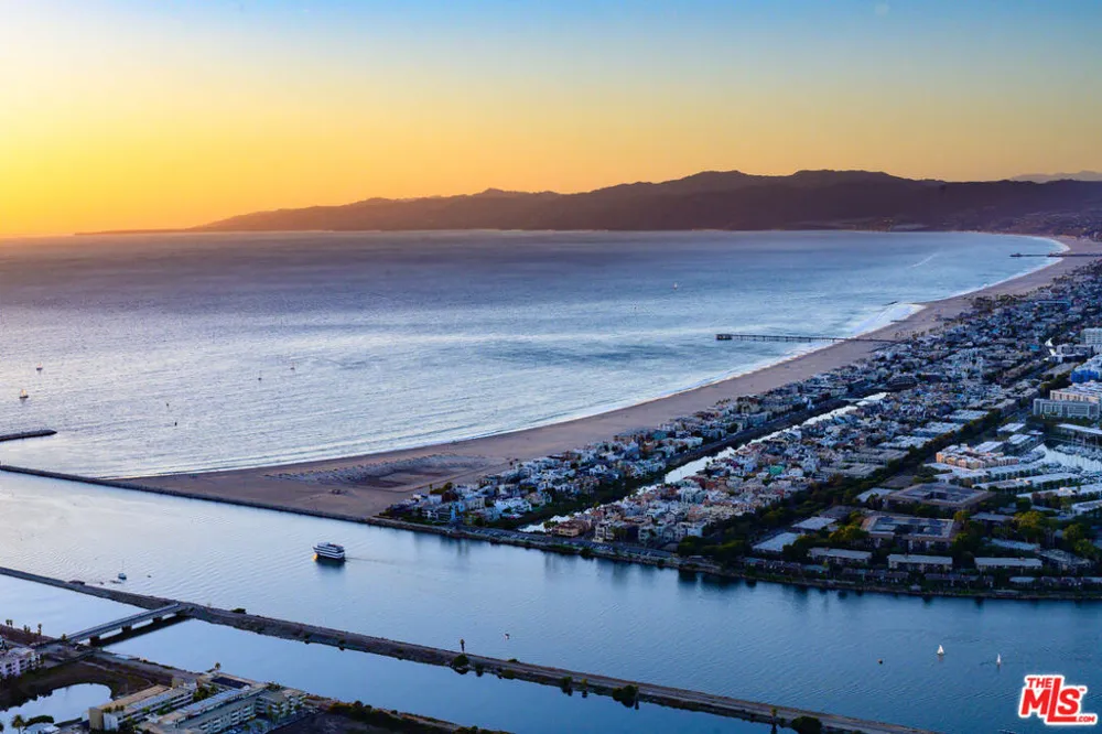 2419 Ocean Front Walk Venice, CA 90291