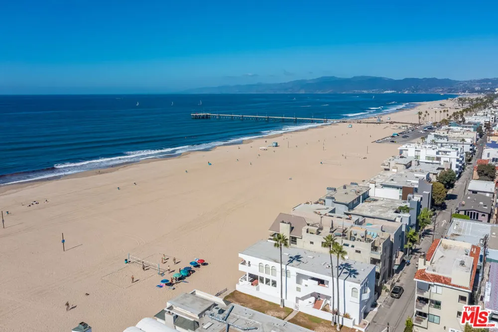 2419 Ocean Front Walk Venice, CA 90291