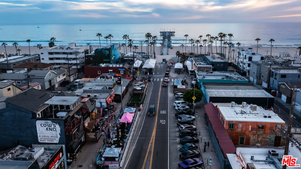 2419 Ocean Front Walk Venice, CA 90291