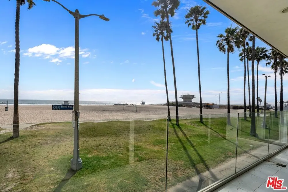2419 Ocean Front Walk Venice, CA 90291