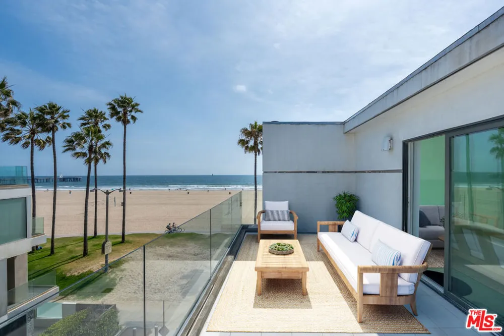 2419 Ocean Front Walk Venice, CA 90291