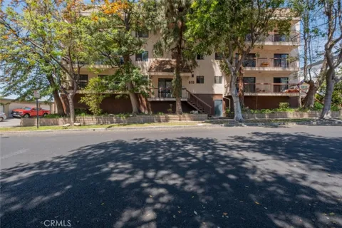619 E Elmwood Avenue #Q