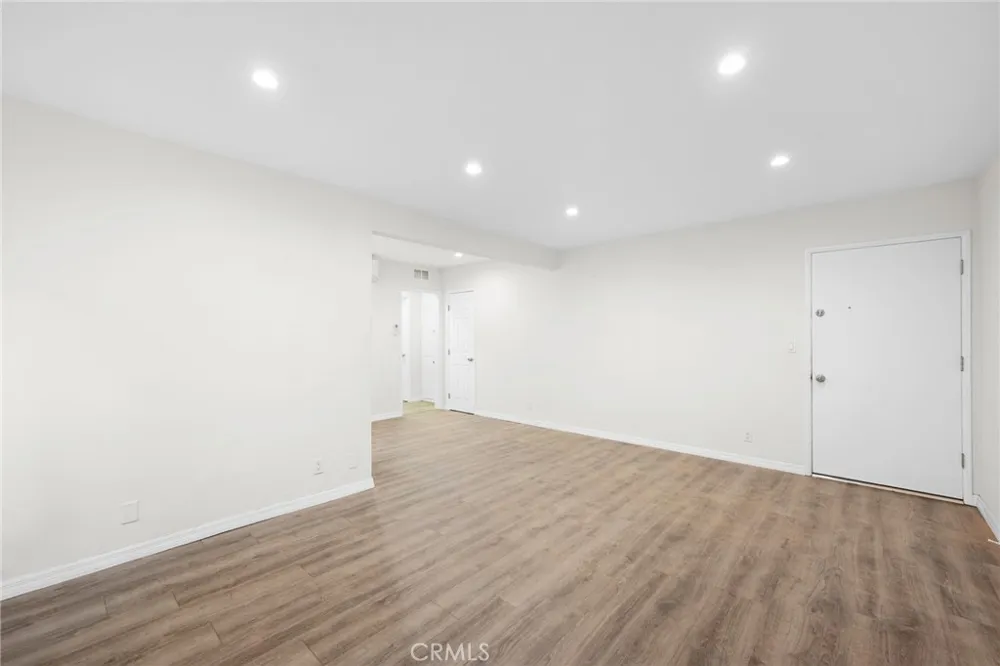 10204 Tujunga Canyon #2 Tujunga, CA 91042