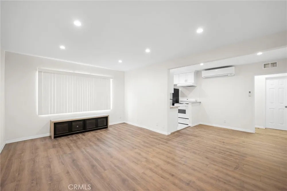 10204 Tujunga Canyon #2 Tujunga, CA 91042