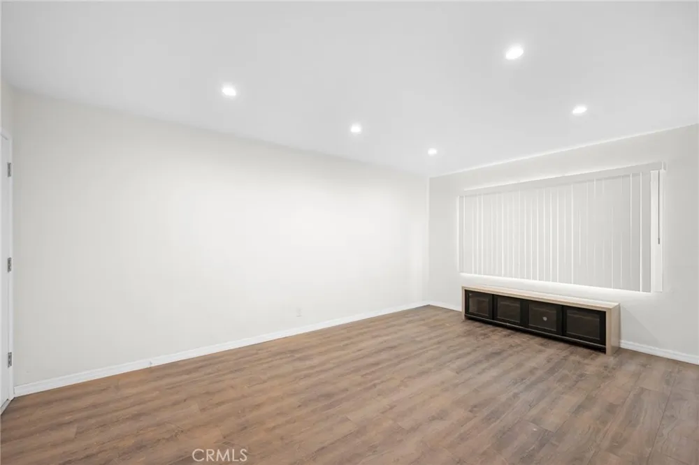 10204 Tujunga Canyon #2 Tujunga, CA 91042