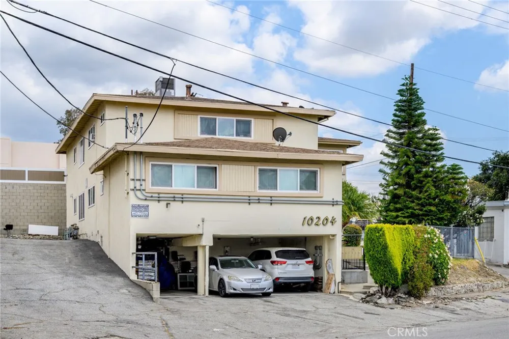 10204 Tujunga Canyon #2 Tujunga, CA 91042