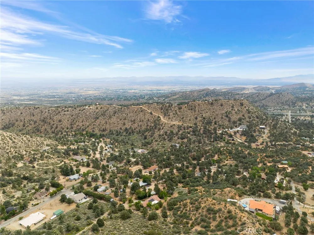 7685 Wintergreen Pinon Hills, CA 92397