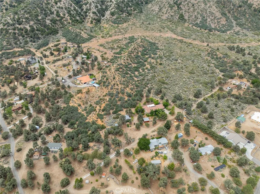 7685 Wintergreen Pinon Hills, CA 92397
