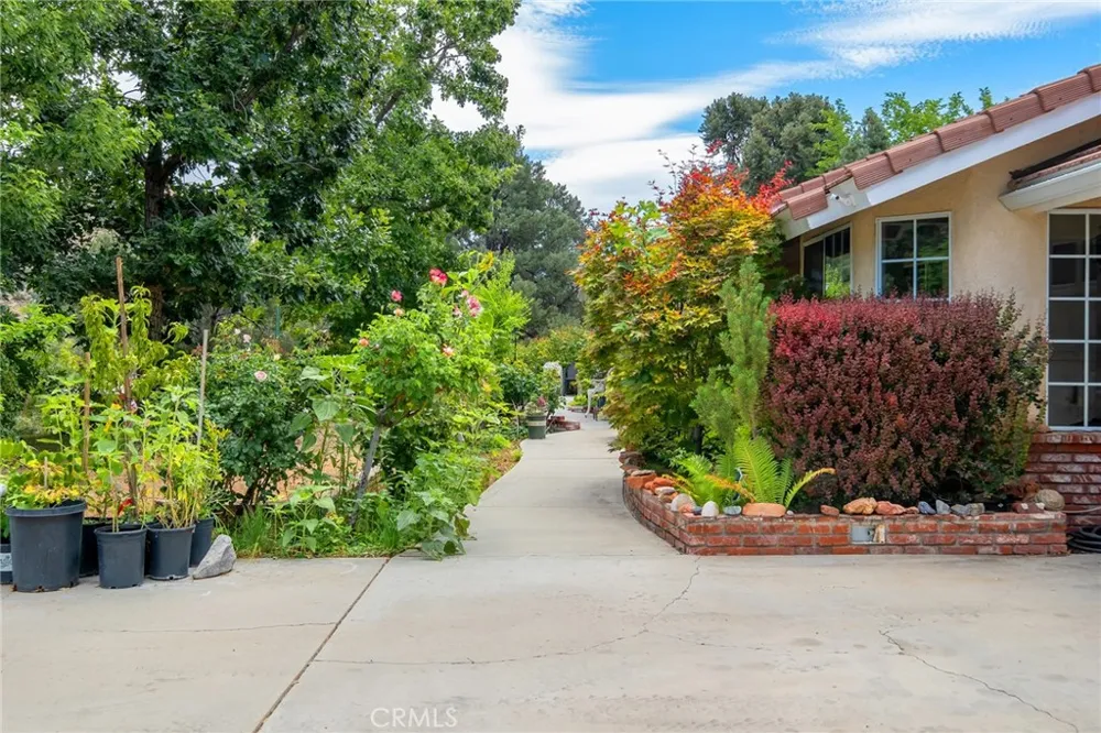 7685 Wintergreen Pinon Hills, CA 92397