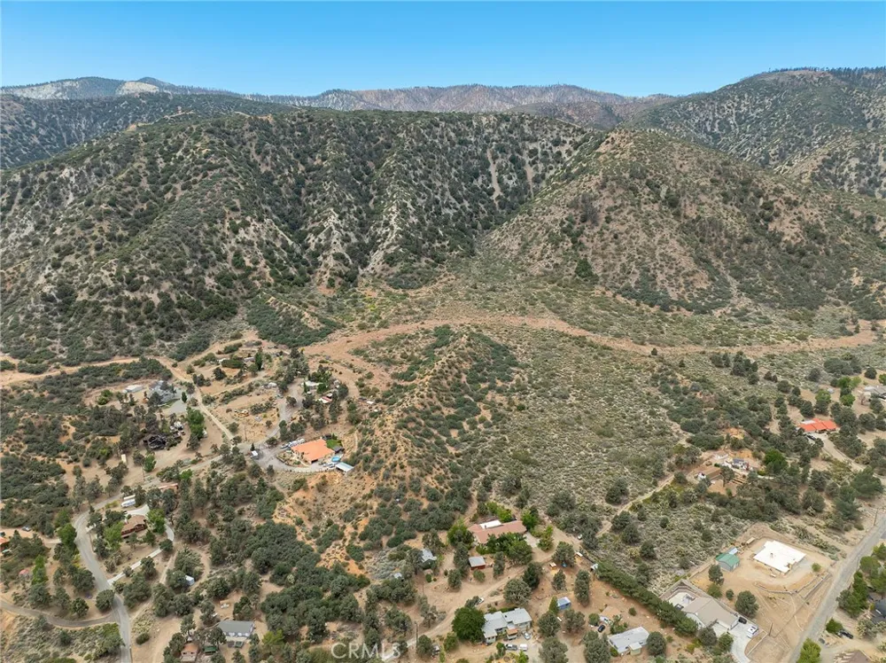 7685 Wintergreen Pinon Hills, CA 92397