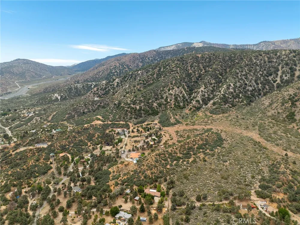 7685 Wintergreen Pinon Hills, CA 92397