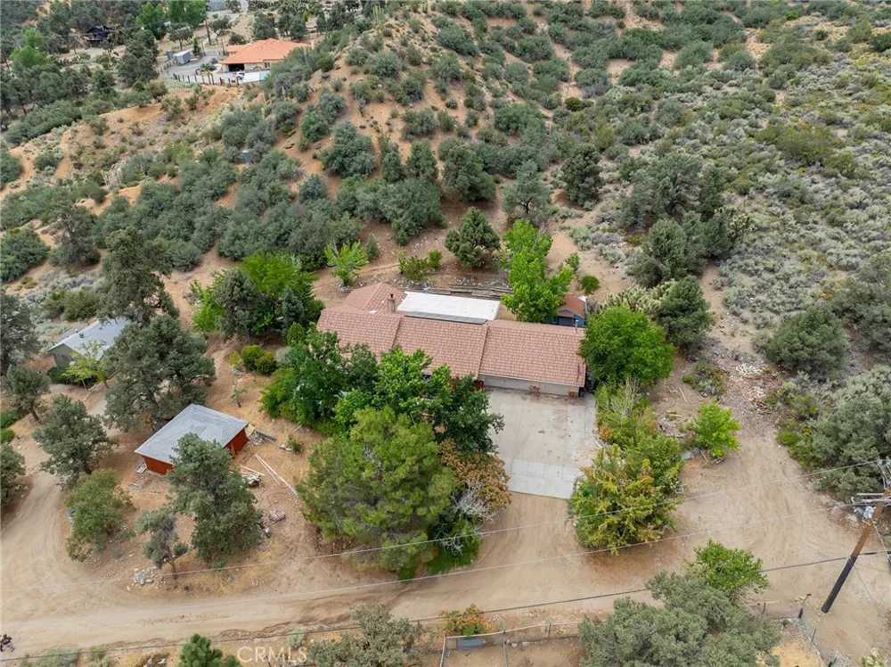 7685 Wintergreen Pinon Hills, CA 92397