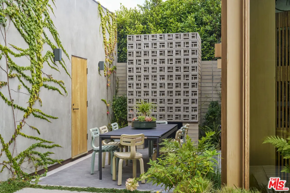 746 Milwood Avenue Venice, CA 90291