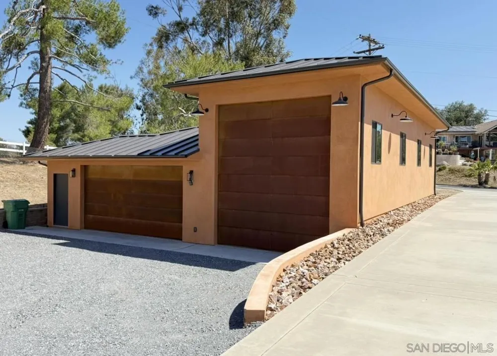 3023 Via Viejas Alpine, CA 91901