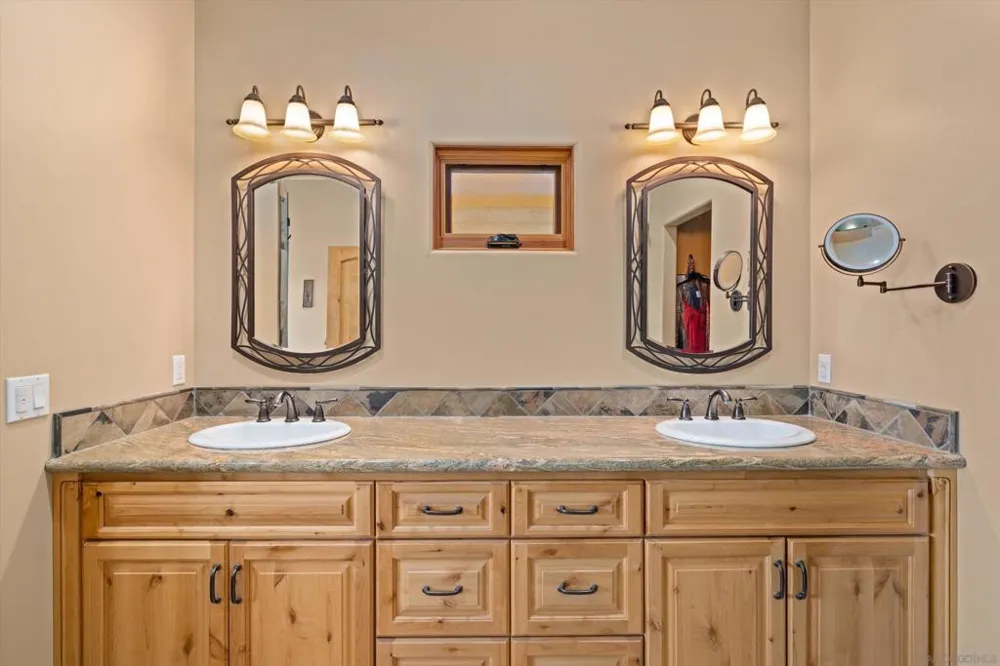 3023 Via Viejas Alpine, CA 91901